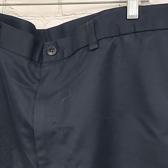 Roundtree & Yorke Men's 42 Adjustable Waist 9" Dress Shorts Flat Front Navy Blue - Picture 2 of 8